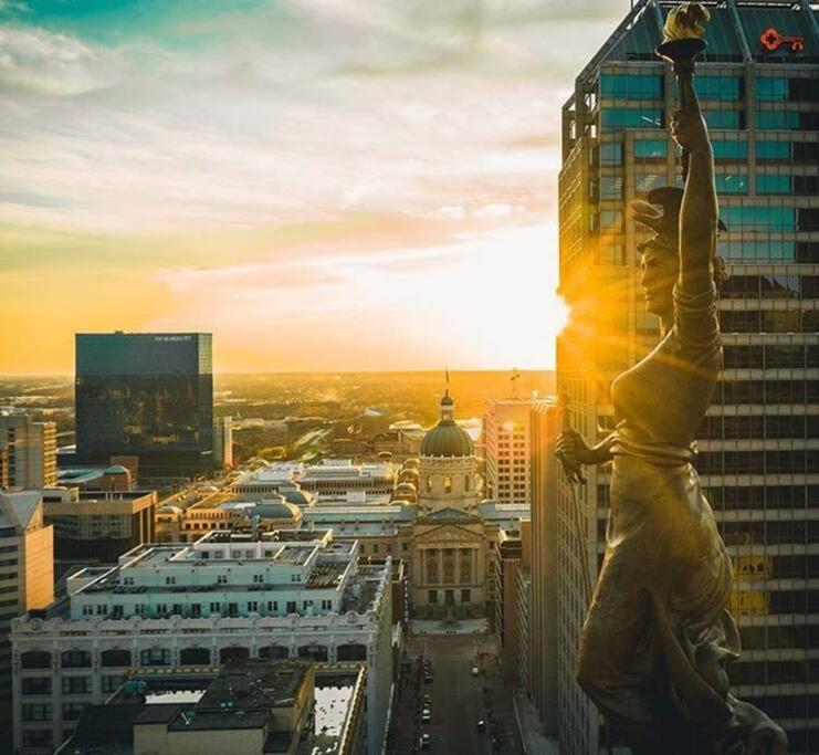 Cozysuites L 1Br, Monument Circle, Indy Индианаполис Экстерьер фото